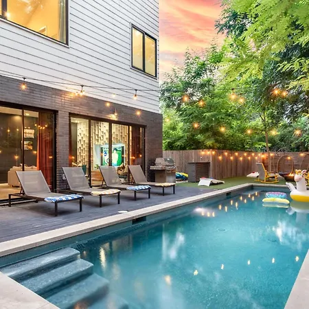 Backyard Pool Oasis - Rainey Street - 6 Min Walk Vila